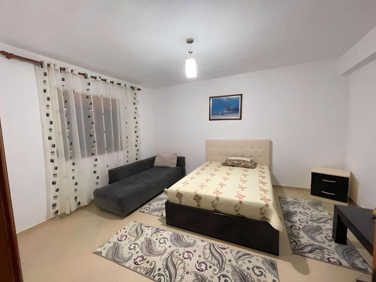 Guri Guest House Pogradec Buitenkant foto