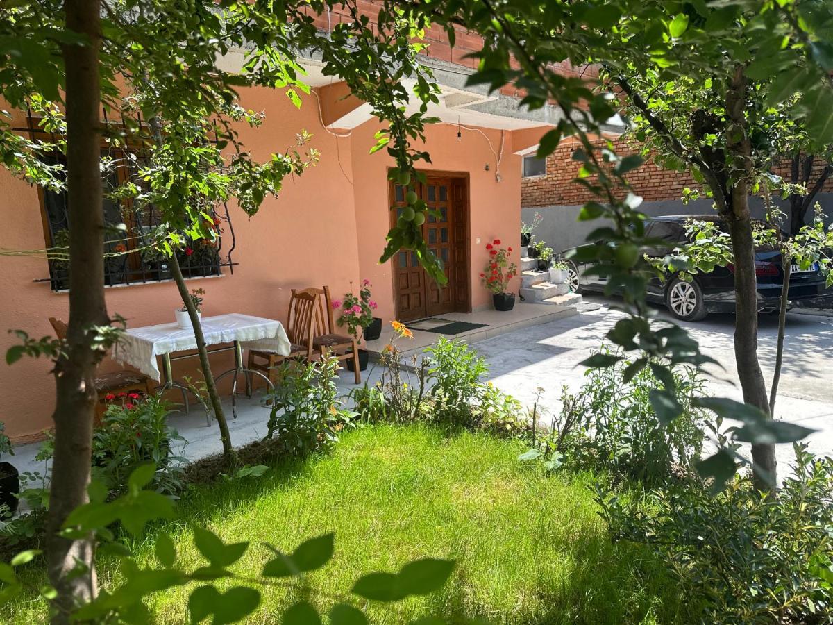Guri Guest House Pogradec Buitenkant foto