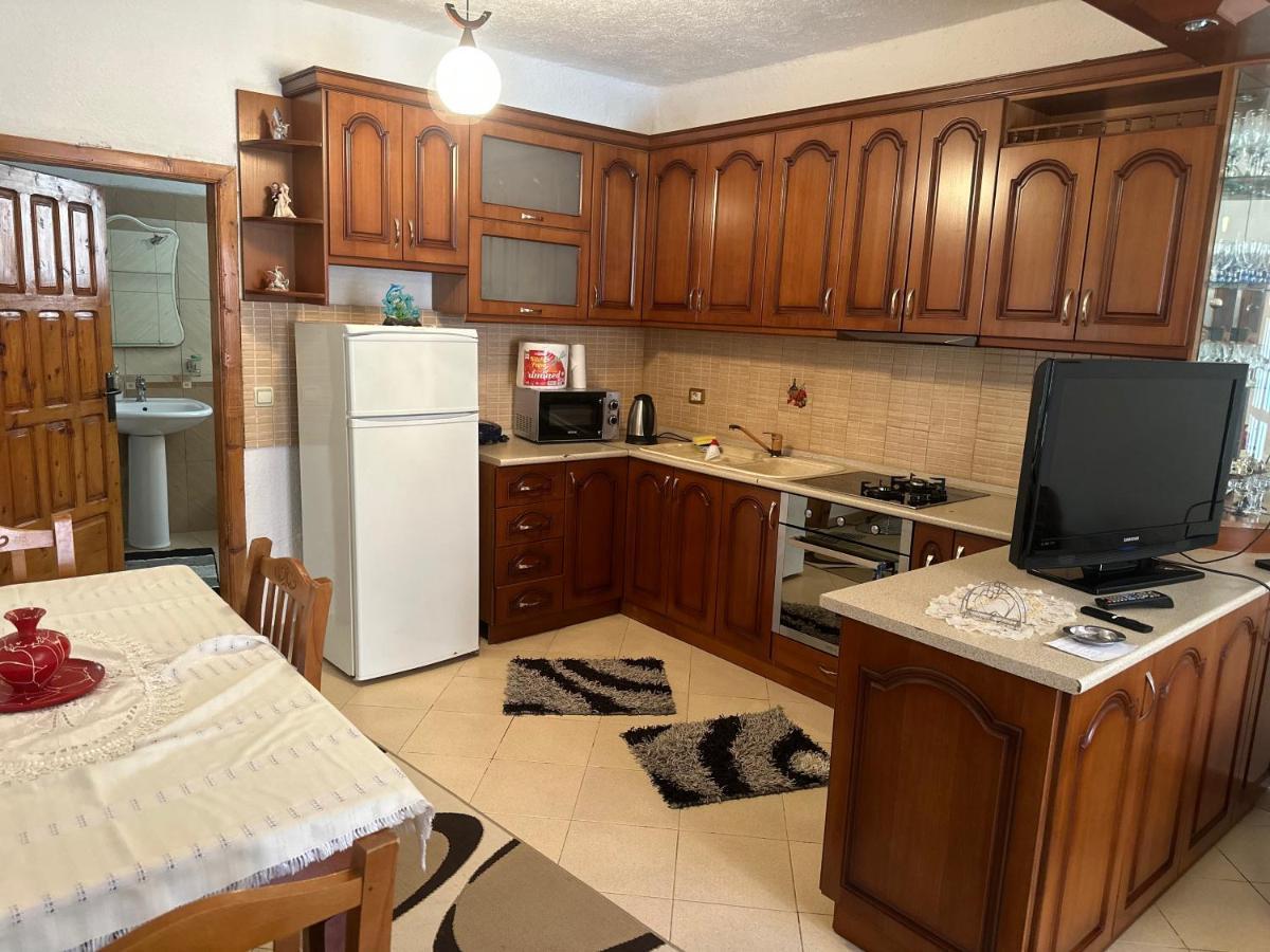 Guri Guest House Pogradec Buitenkant foto