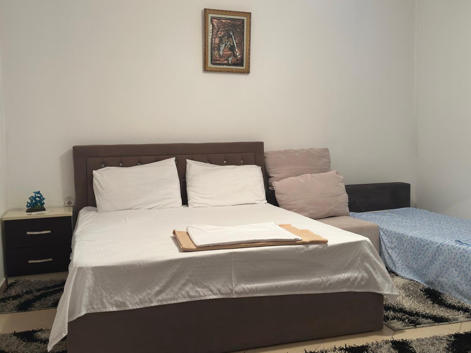 Guri Guest House Pogradec Buitenkant foto